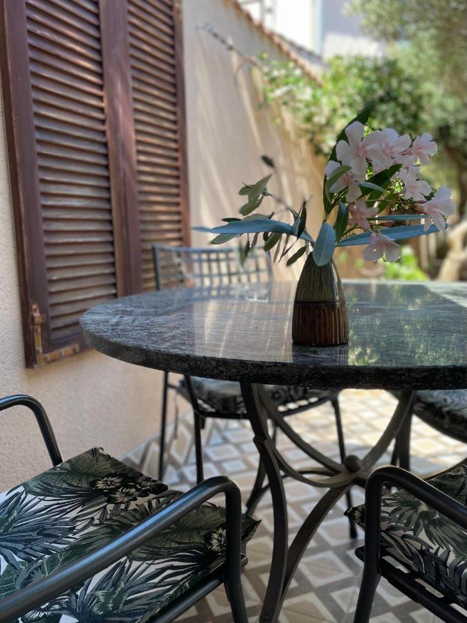 Villa Lantana Vir Exterior foto